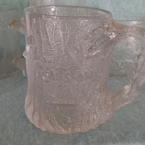 4 Flintstone MacDonald glass mugs - Picture 5 of 5